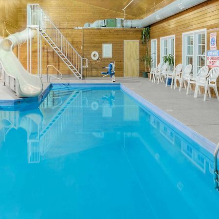 Baymont By Wyndham Essex Burlington Area Hotel ภายนอก รูปภาพ