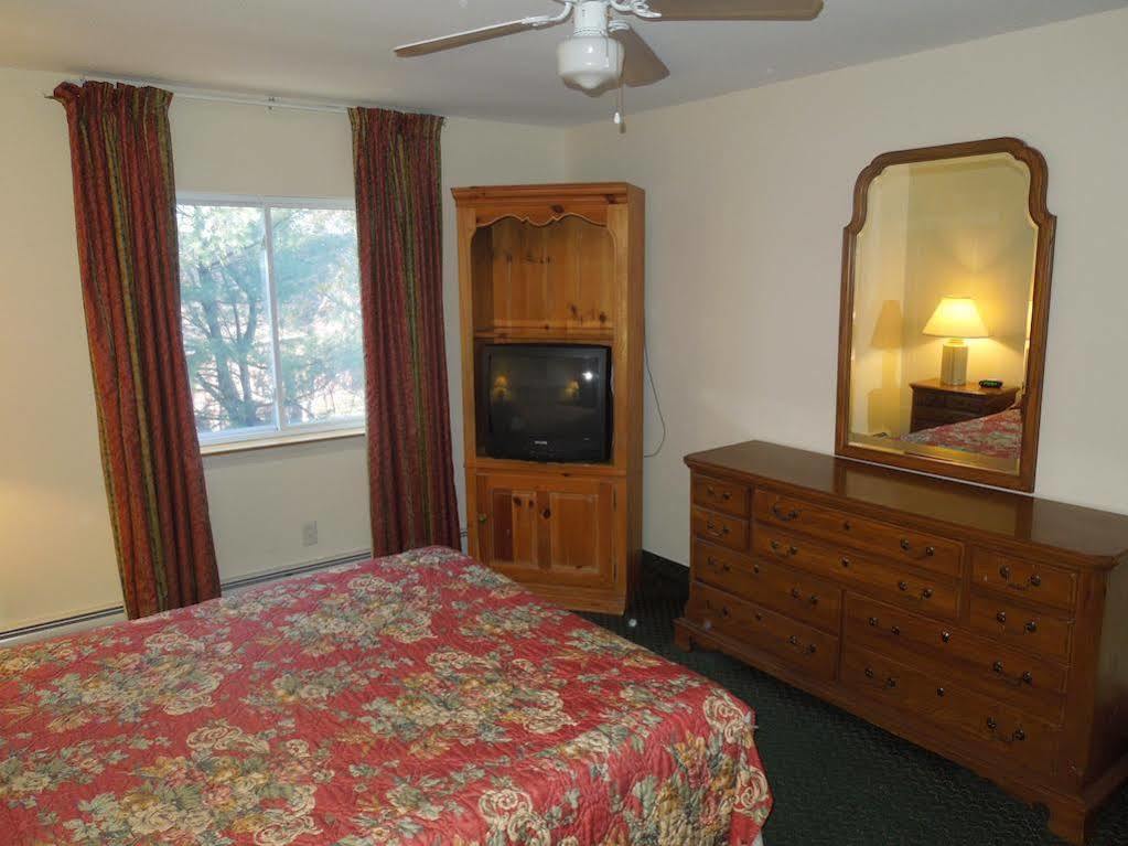Baymont By Wyndham Essex Burlington Area Hotel ภายนอก รูปภาพ