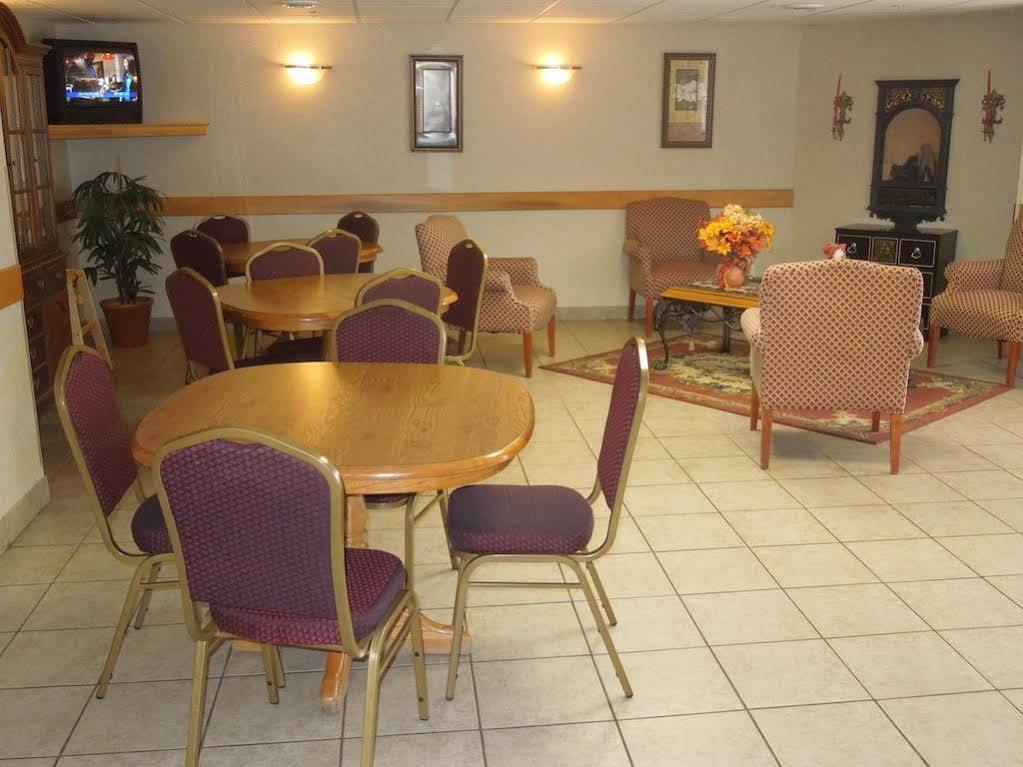 Baymont By Wyndham Essex Burlington Area Hotel ภายนอก รูปภาพ