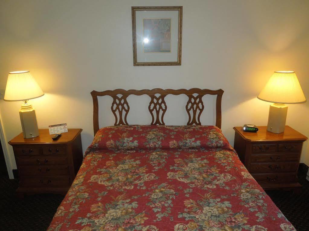Baymont By Wyndham Essex Burlington Area Hotel ภายนอก รูปภาพ