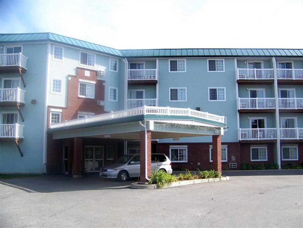 Baymont By Wyndham Essex Burlington Area Hotel ภายนอก รูปภาพ