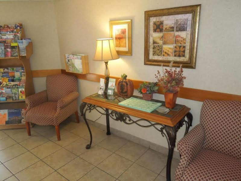 Baymont By Wyndham Essex Burlington Area Hotel ภายนอก รูปภาพ