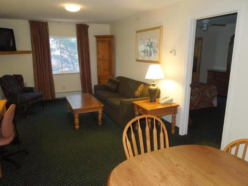 Baymont By Wyndham Essex Burlington Area Hotel ภายนอก รูปภาพ