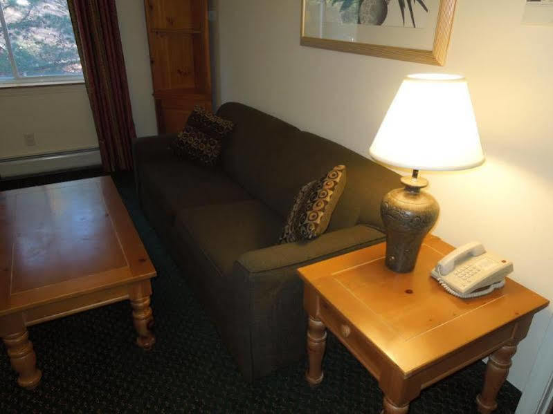 Baymont By Wyndham Essex Burlington Area Hotel ภายนอก รูปภาพ