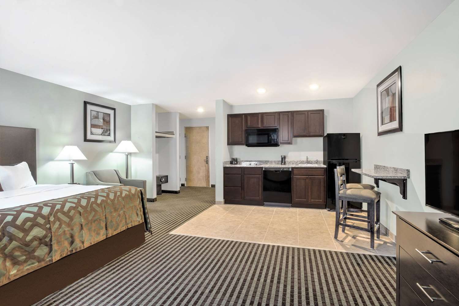 Baymont By Wyndham Essex Burlington Area Hotel ภายนอก รูปภาพ